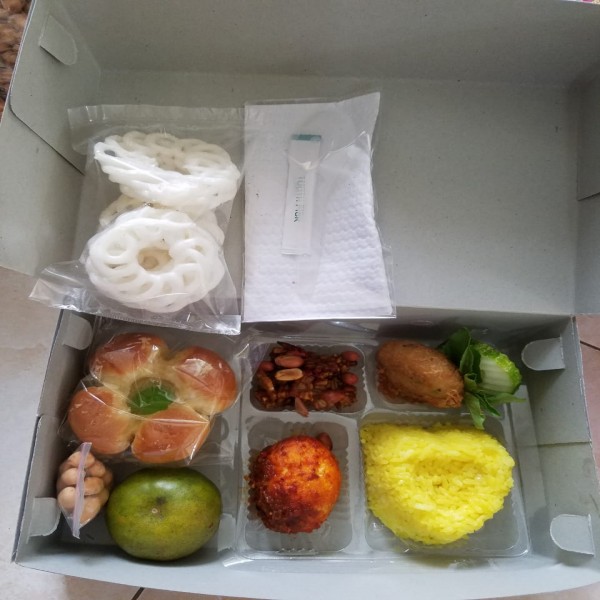 Nasi Box Nasi Kuning