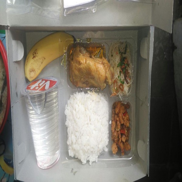 NASI BOX RENDANG AYAM