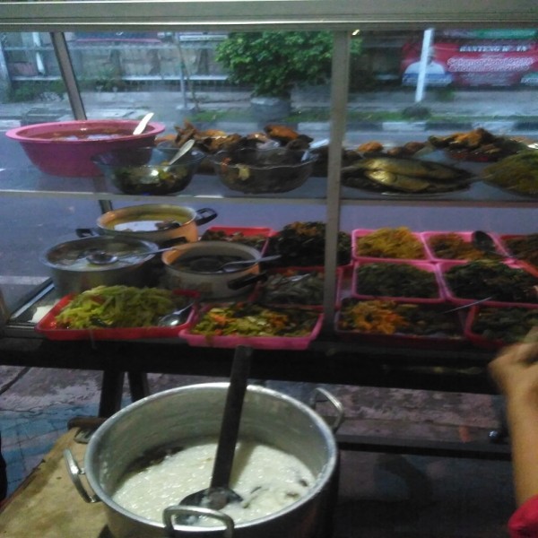 Bola Ayam