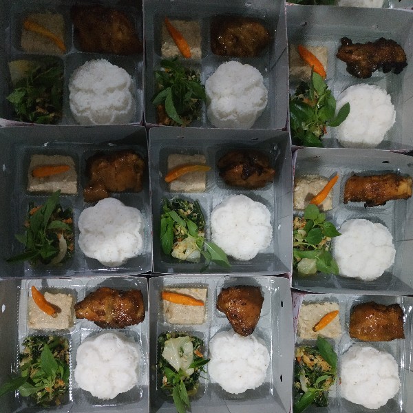Nasi ayam bakar
