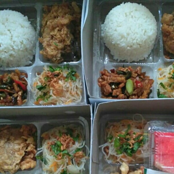 Paket nasi ayam crispy