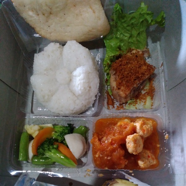 Nasi ayam srundeng