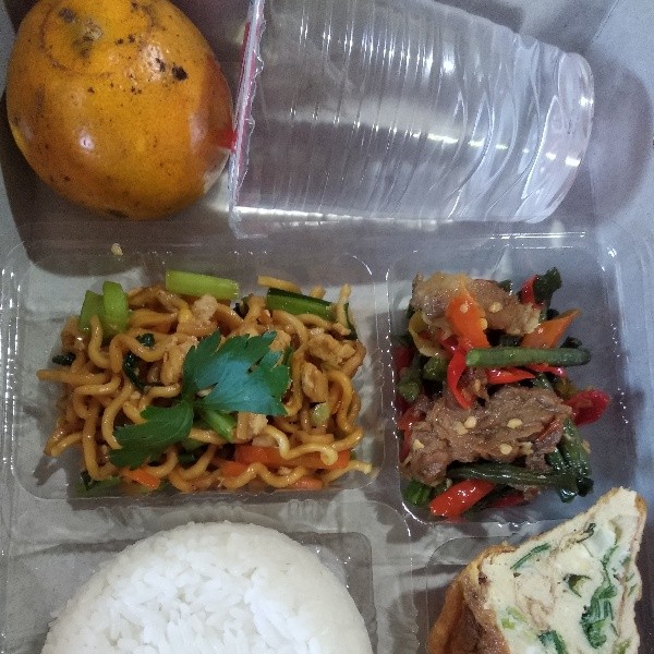 Nasi telor gulu