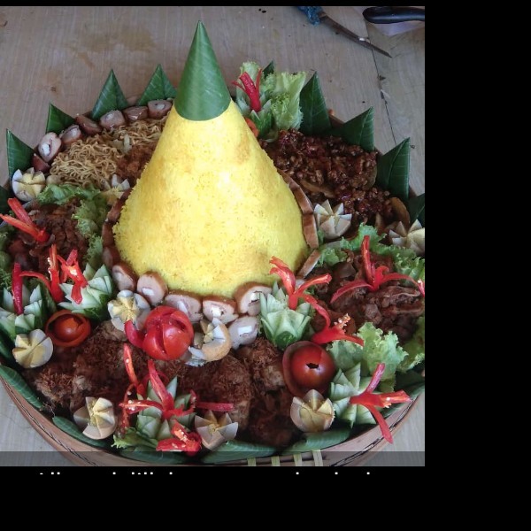 Nasi tumpeng