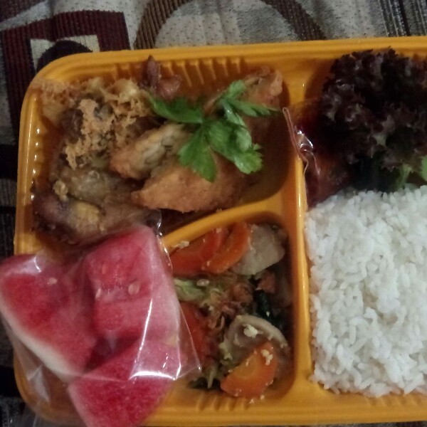 Nasi ayam bento