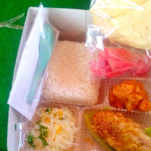 Nasi ayam krems
