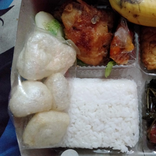 Nasi ayam pedas