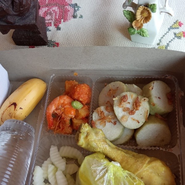 Lontong opor