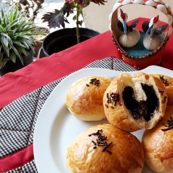 Roti isi coklat