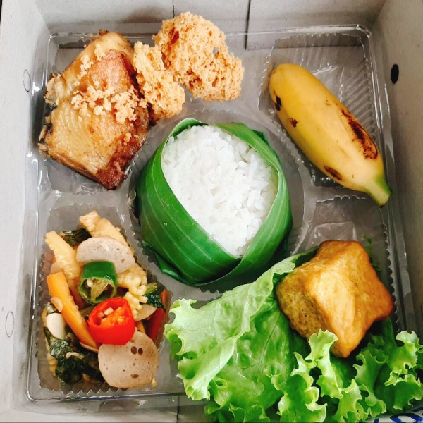 Ayam komplit