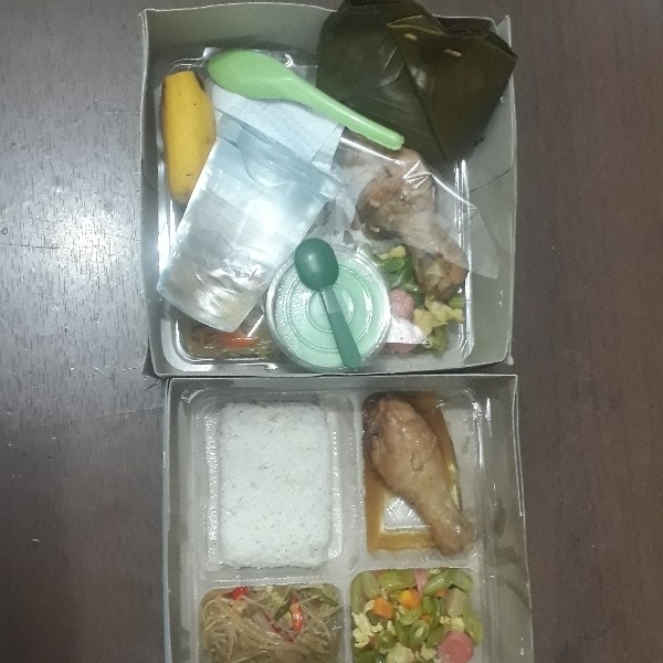 Nasi ayam semur