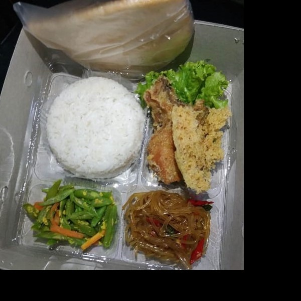 Nasi AyamKremes