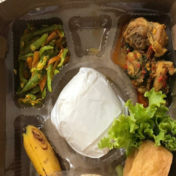 Nasi ayam rica