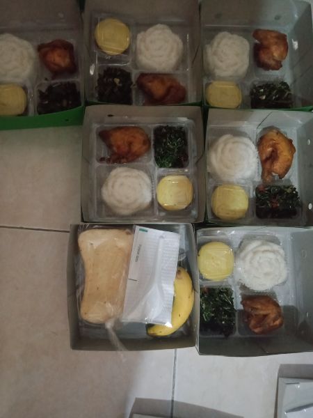 Pakt  nasi aym 