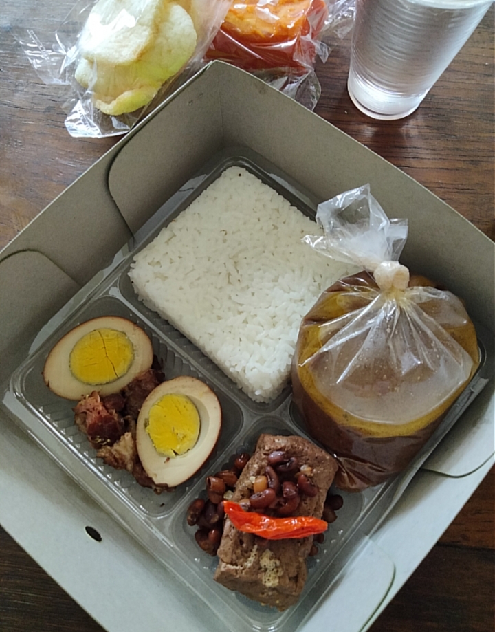 Nasi brongkos