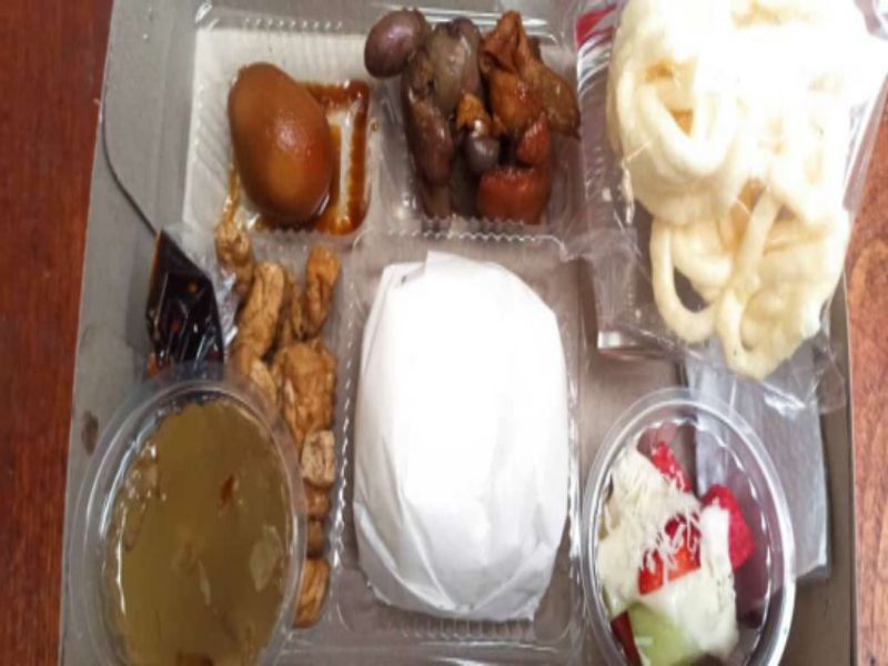 Nasi Bakmoy