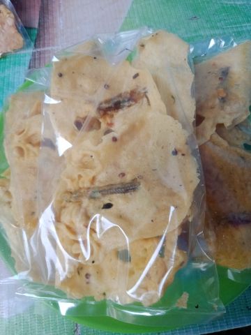 Peyek welut