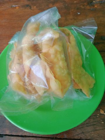 Camilan pangsit