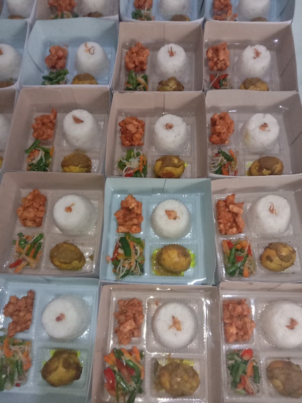 Nasi telor kare