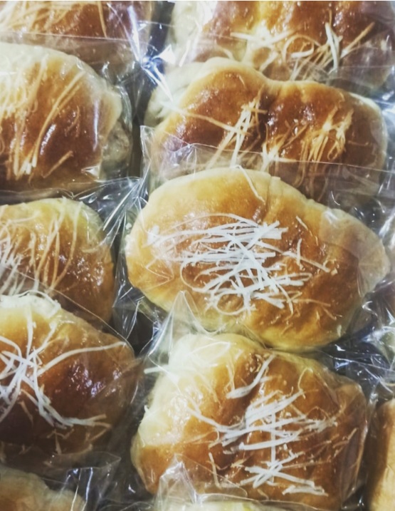 ROTI PISNG KEJU