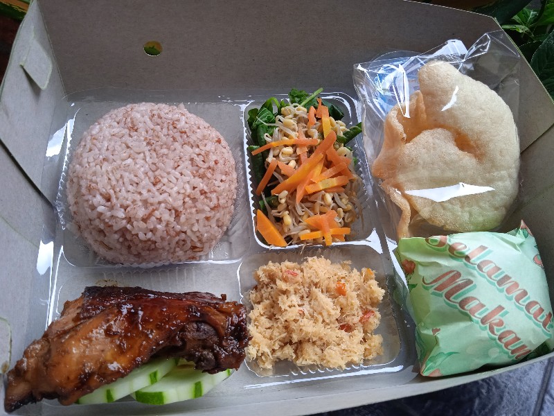 Nasi urap+ayam
