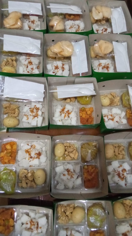 Lontong opor