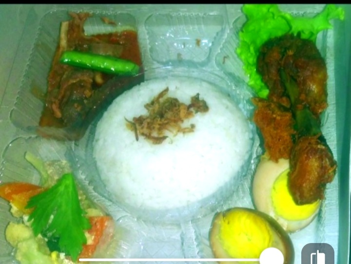 Nasi box pkt 16