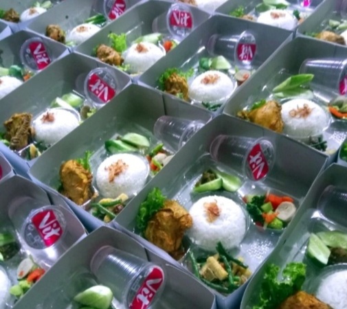Nasi box pkt 18