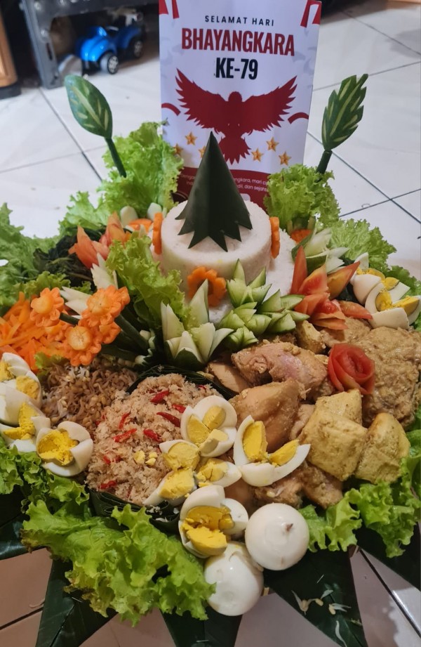 Nasi Tumpeng Gudangan