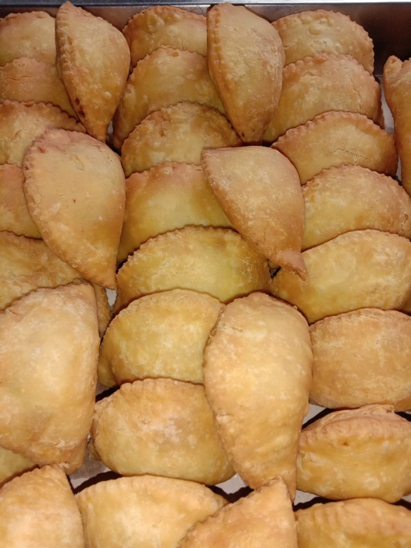 pastel ayam
