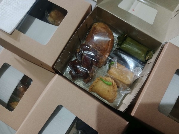 paket snack komplit