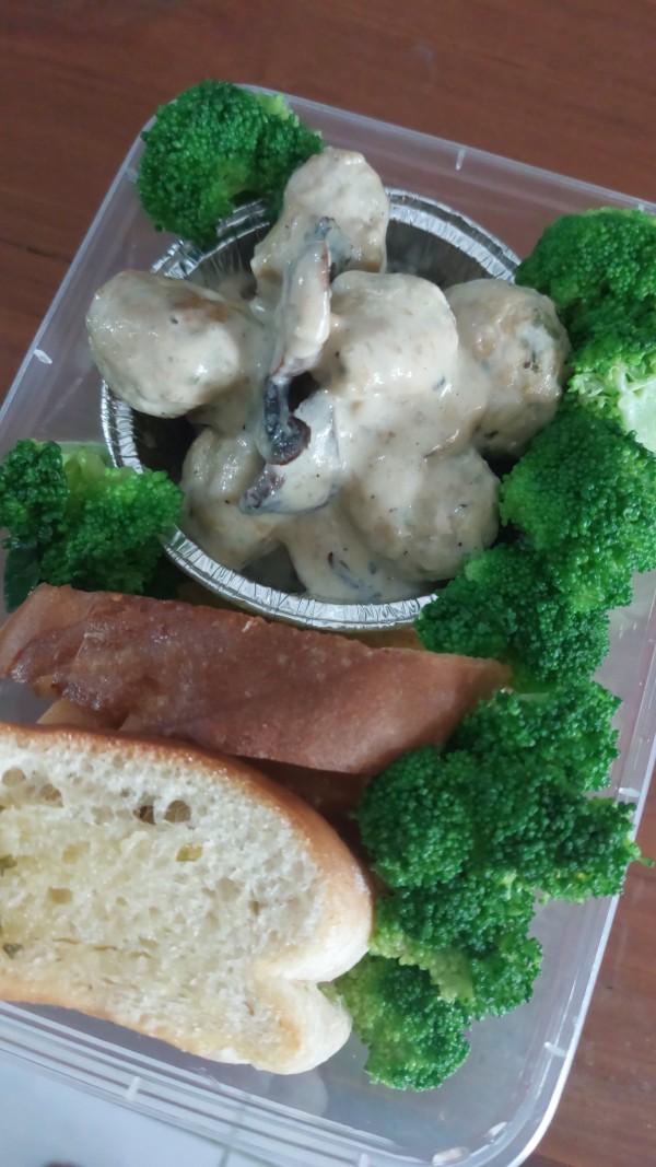 DIET FOOD SWEDISH CHICKENBALL
