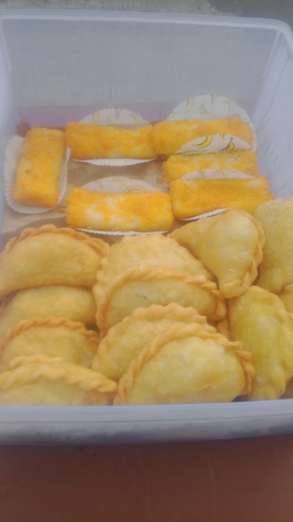 Pastel dan Sosis Solo