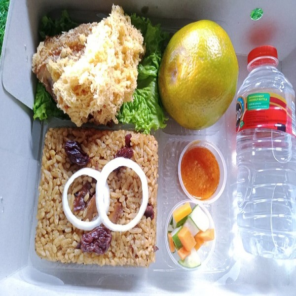 Paket Nasi Kebuli Ayam Goreng