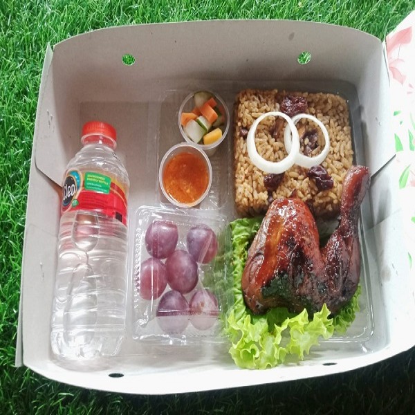 Paket Nasi Kebuli Ayam Bakar Besar