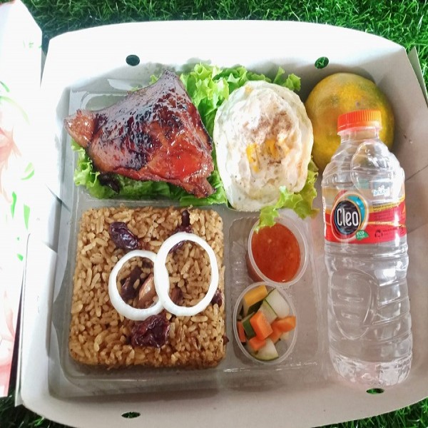 Paket Nasi Kebuli Ayam Bakar + Telur
