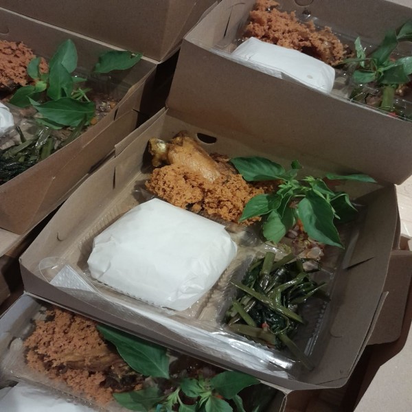 Ayam 1/4 kremes